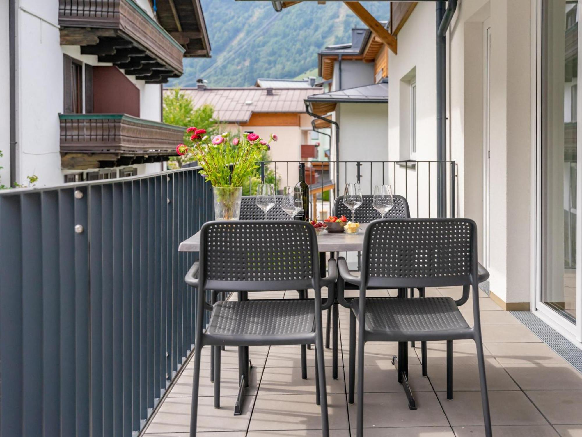 Falken Suites Top 4 Kaprun Exterior foto